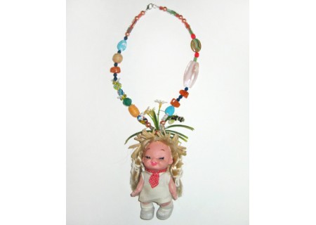 /shop/49-87-thickbox/bumble-bee-and-daisy-summer-days-doll-necklace.jpg